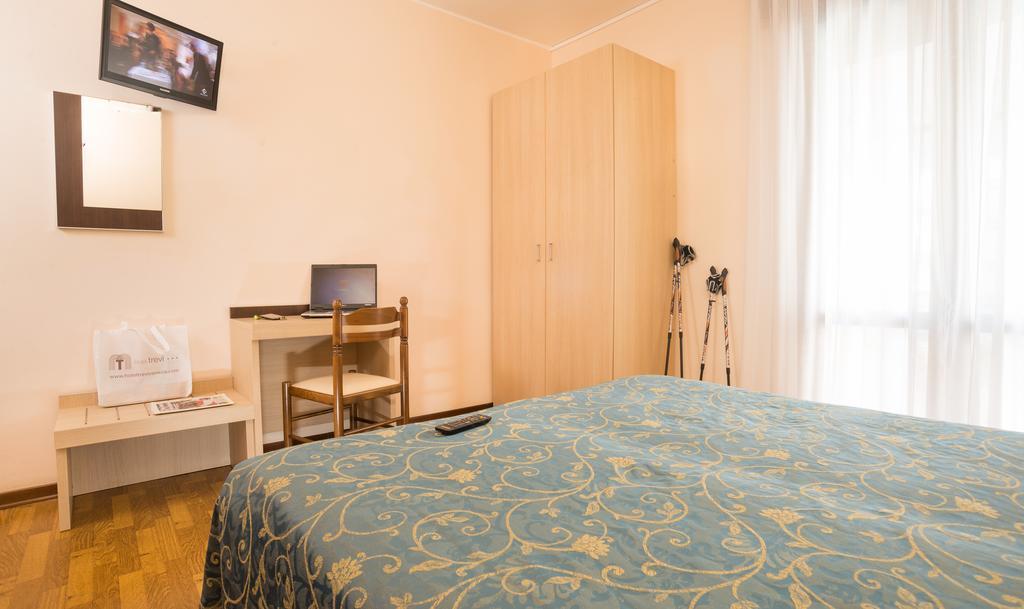 Hotel Trevi Lido di Jesolo Quarto foto